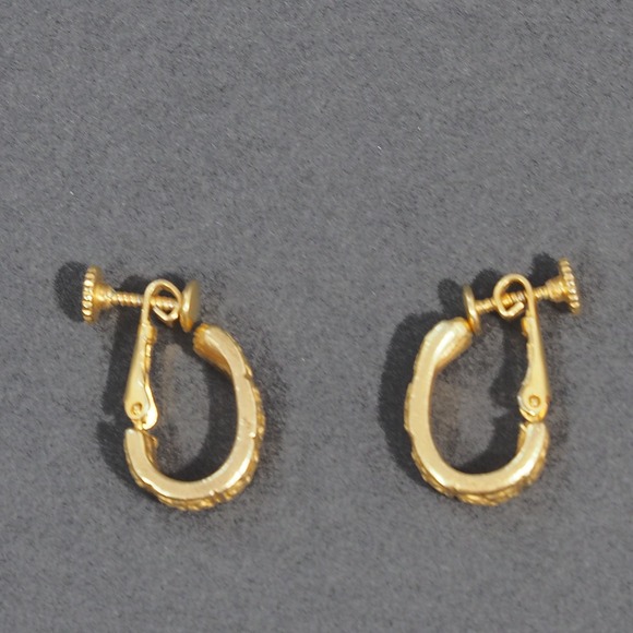 Vintage Napier Clip On Hoop Earrings Gold Tone Textured Screw Back MCM Classic - Picture 8 of 13